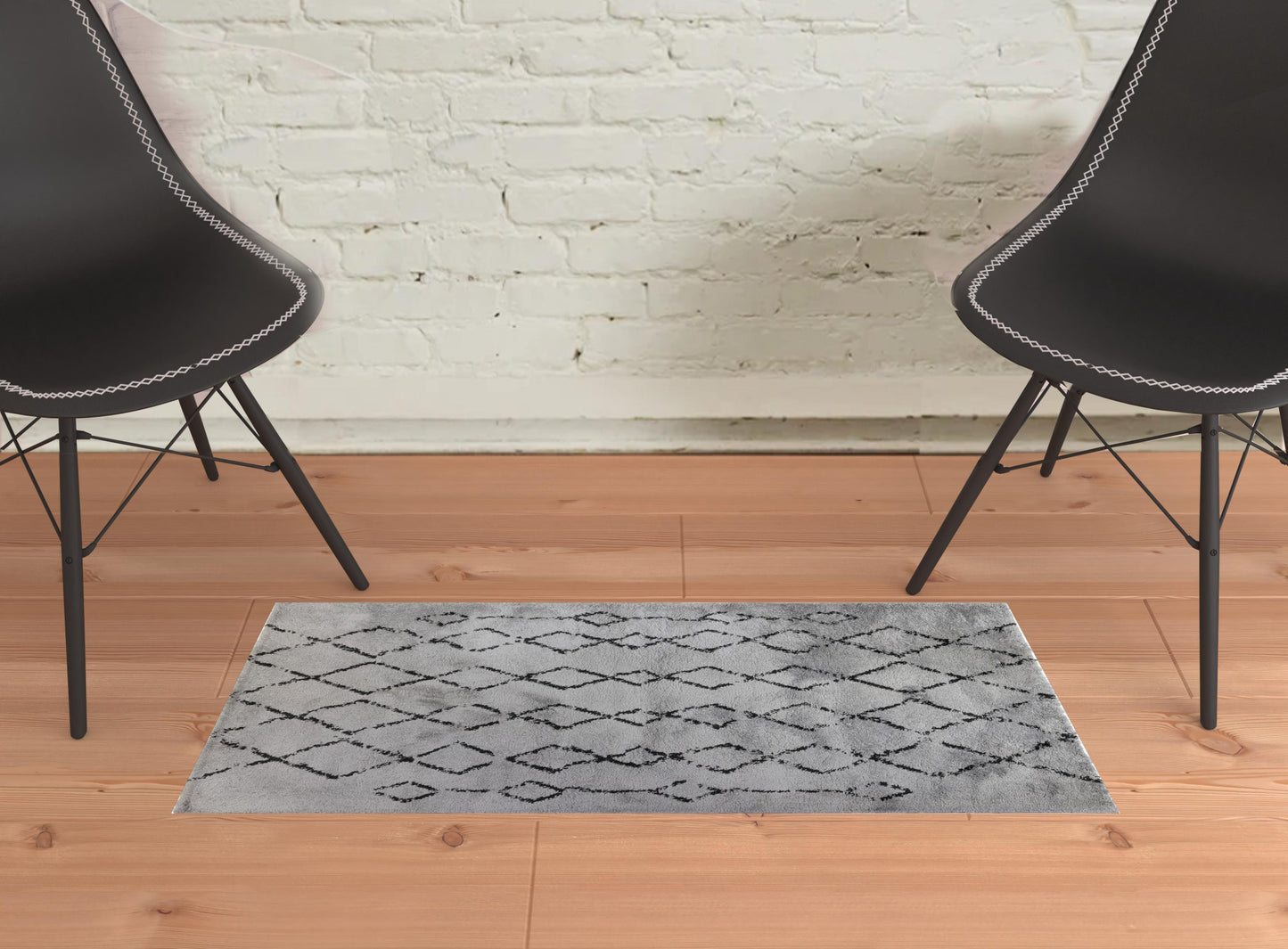 2' X 3' Gray and Black Geometric Shag Area Rug