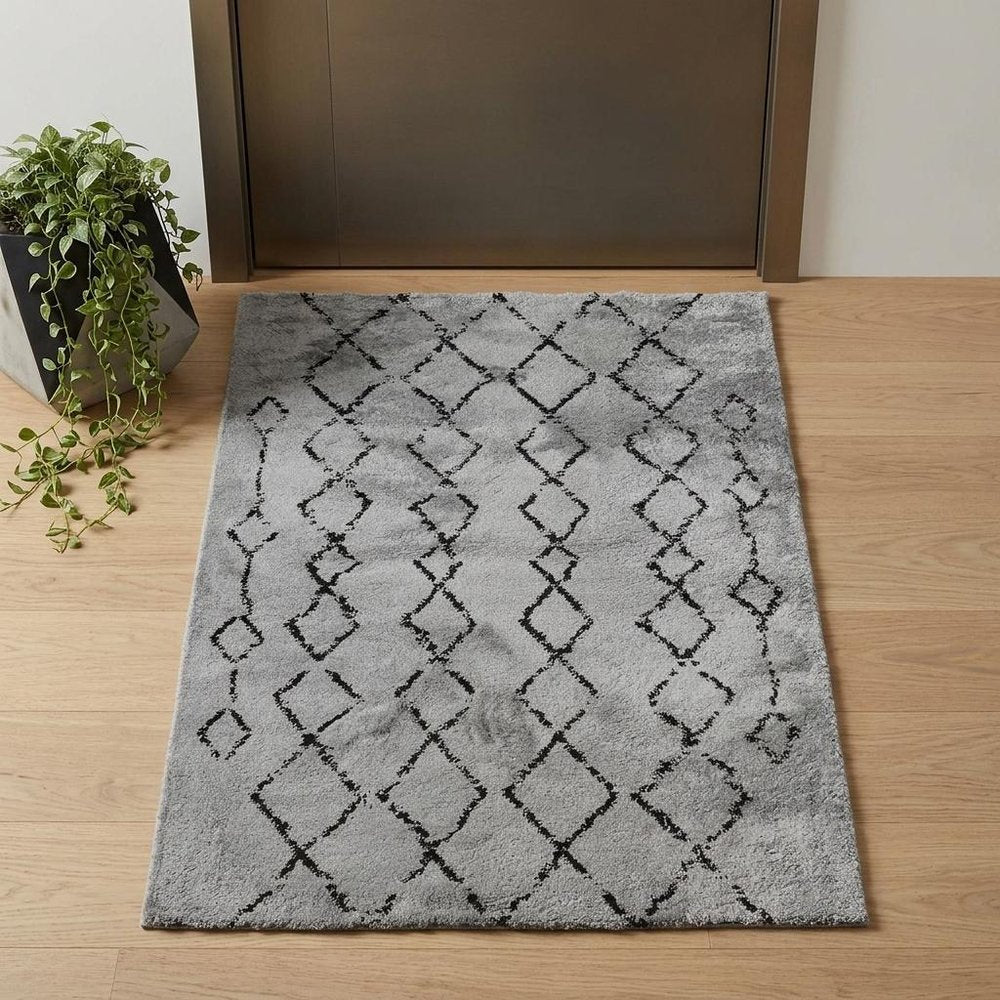 2' X 3' Gray And Black Geometric Shag Area Rug