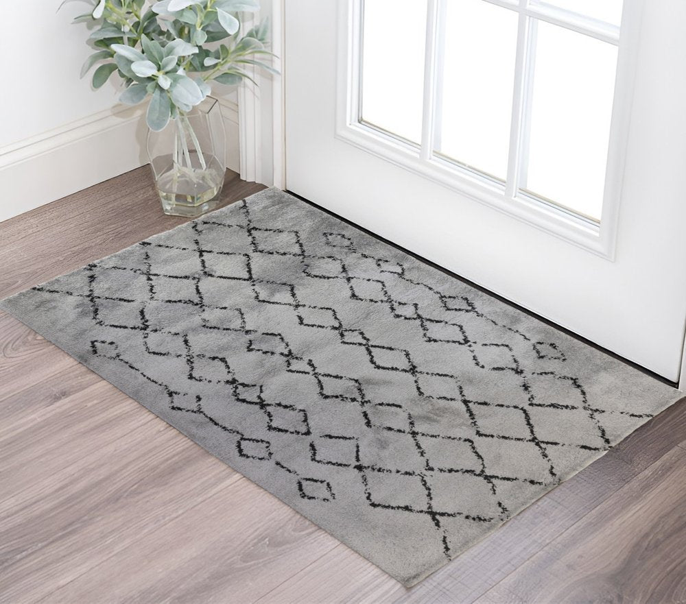 2' X 3' Gray And Black Geometric Shag Area Rug