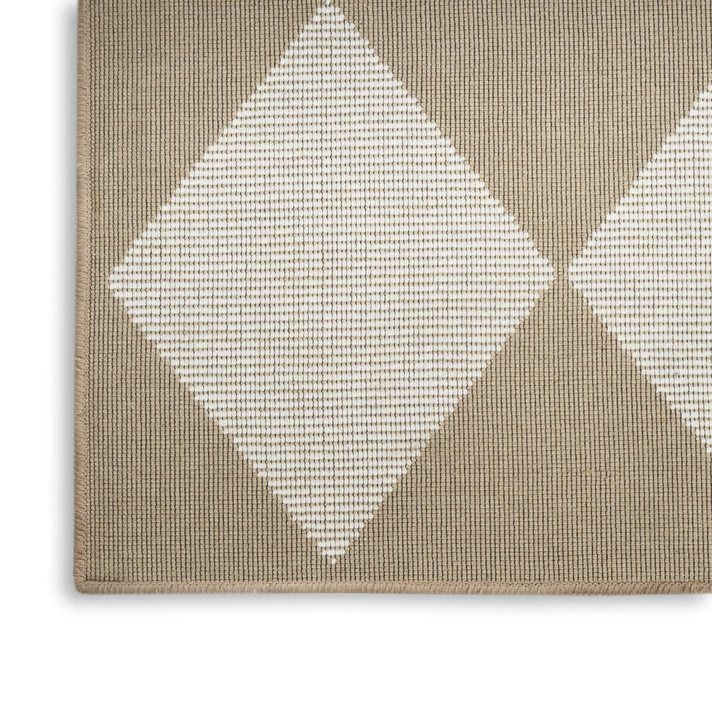 5' X 7' Natural and Ivory Geometric Power Loom Washable Non Skid Area Rug