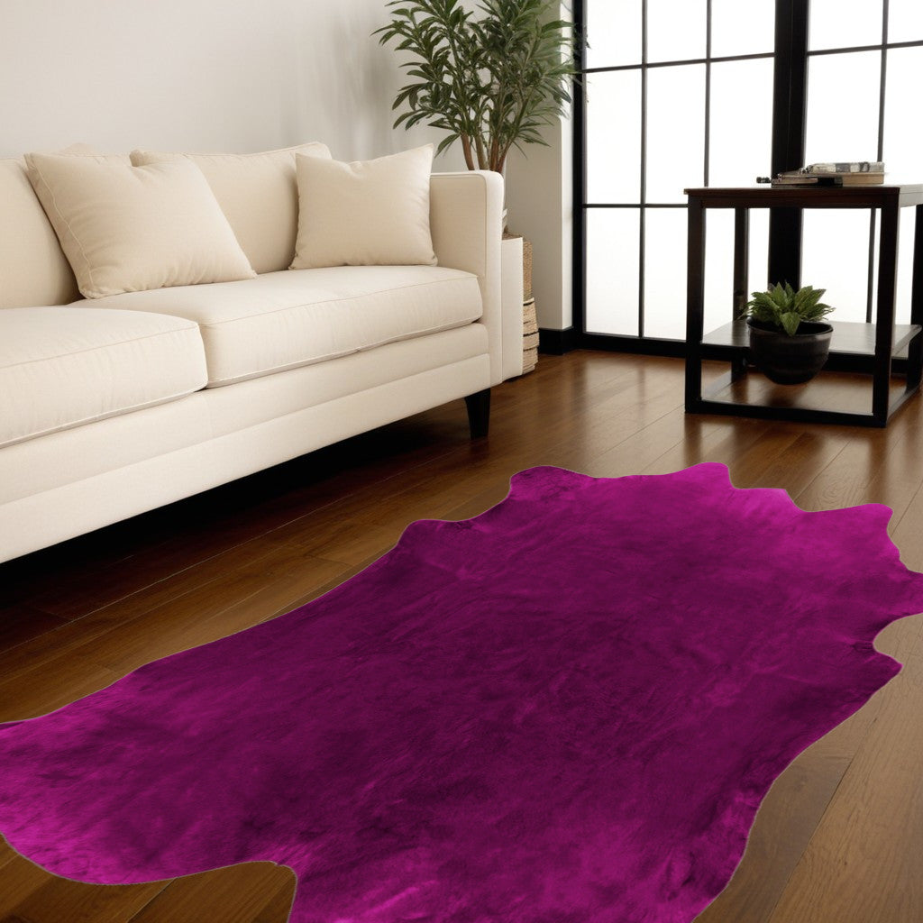 6' X 7' Fuchsia Cowhide Hand Knotted Area Rug