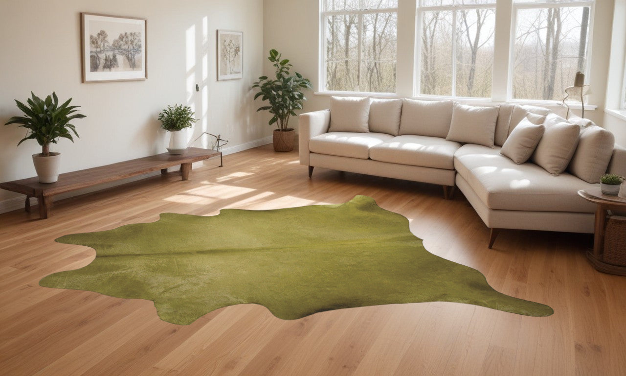 6' X 7' Fuchsia Cowhide Hand Knotted Area Rug