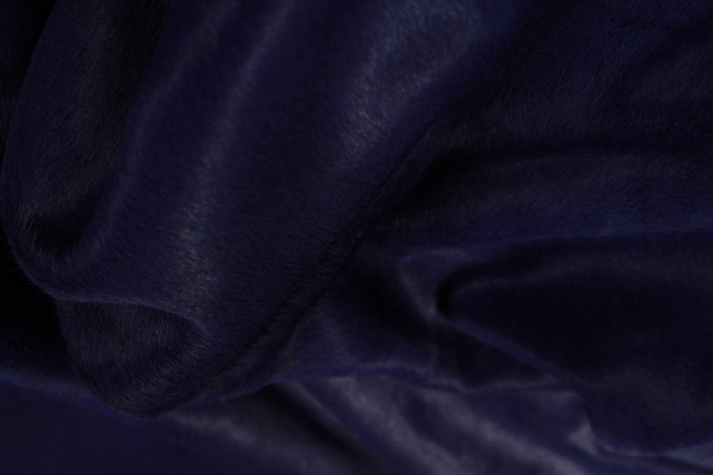 6' X 7' Fuchsia Cowhide Hand Knotted Area Rug