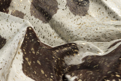 5' X 7' Ivory Brown and Gold Cowhide Hand Knotted Area Rug