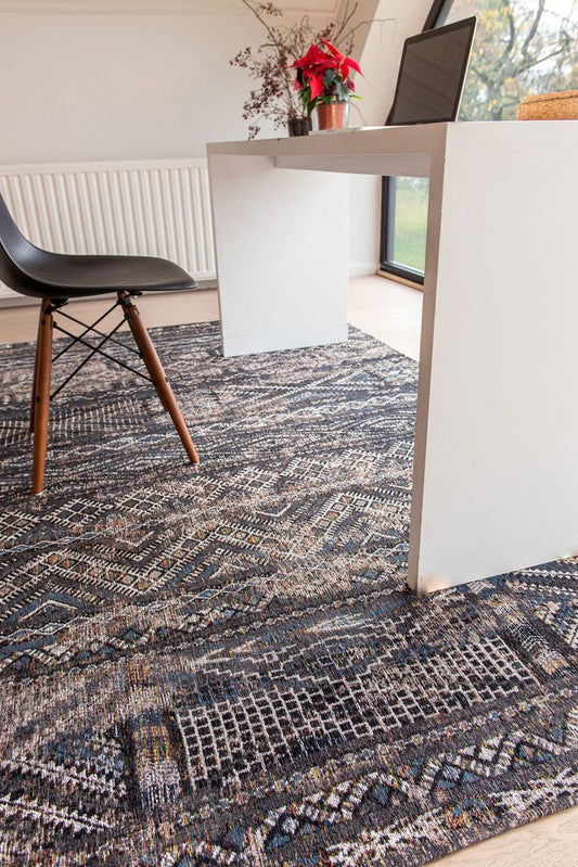 5' X 7' Gray and Beige Oriental Non Skid Area Rug