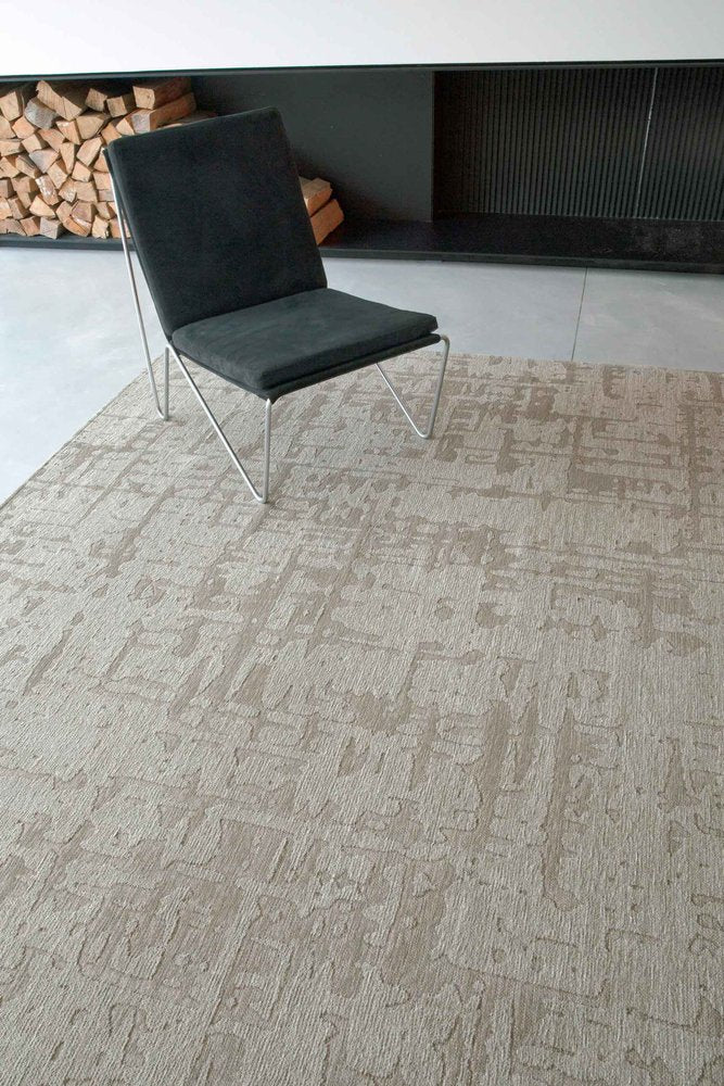 8' Gray and Beige Round Abstract Non Skid Area Rug