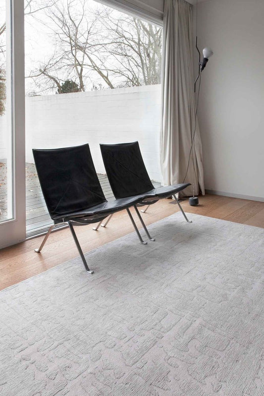8' White Round Abstract Non Skid Area Rug
