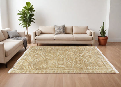 9' X 12' Natural and Ivory Medallion Hand Woven Area Rug