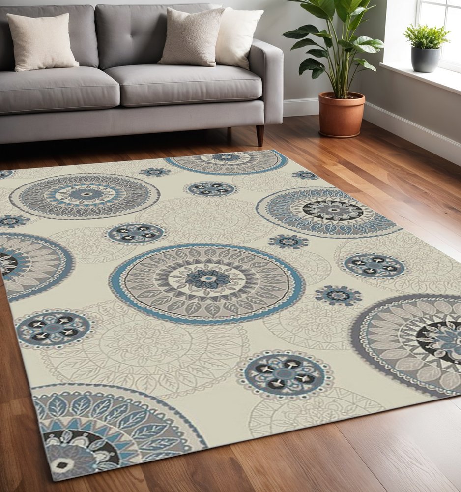 5' X 8' Ivory and Gray Geometric Area Rug