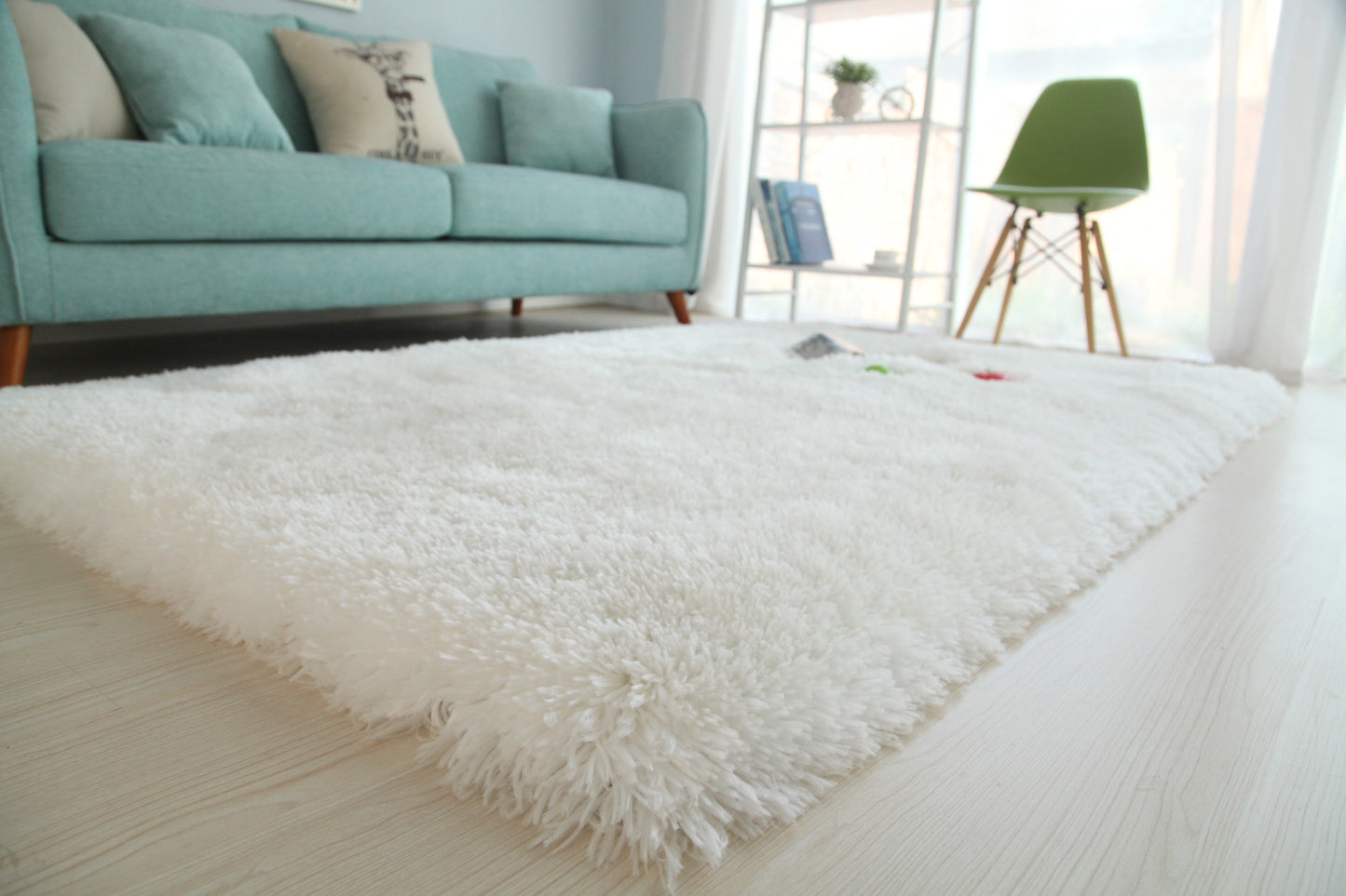 5' X 7' White Shag Hand Tufted Area Rug