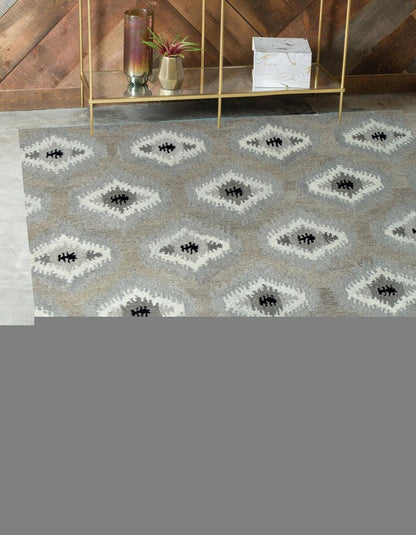5' X 8' Natural Wool Southwestern Hand Tufted Non Skid Area Rug