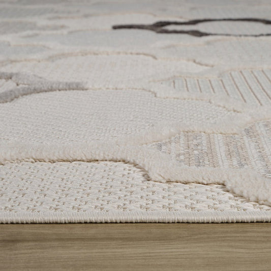 4' X 6' Cream and Beige Geometric Distressed Area Rug