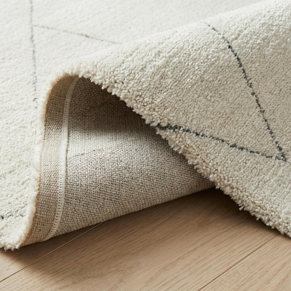 7' X 10' Cream and Beige Abstract Distressed Area Rug