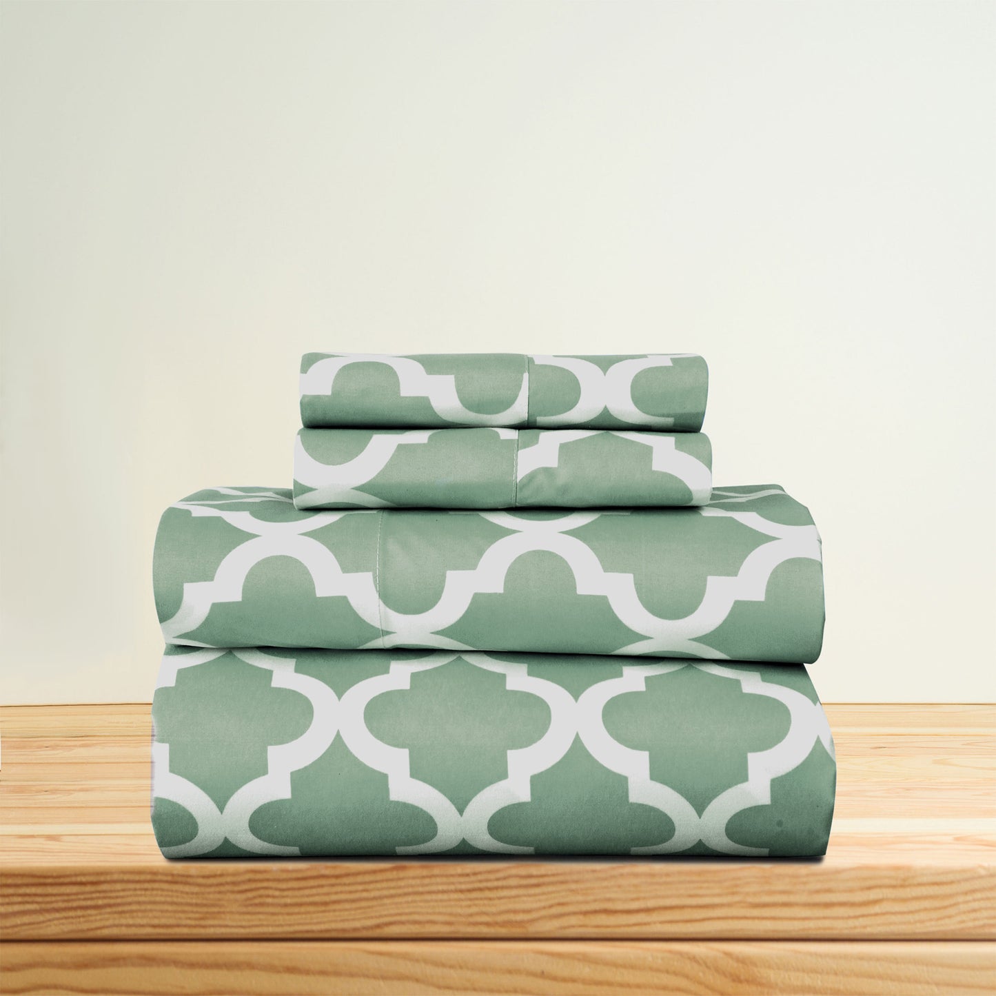 Four Piece Green and White Quatrefoil Microfiber California King Sheet Set