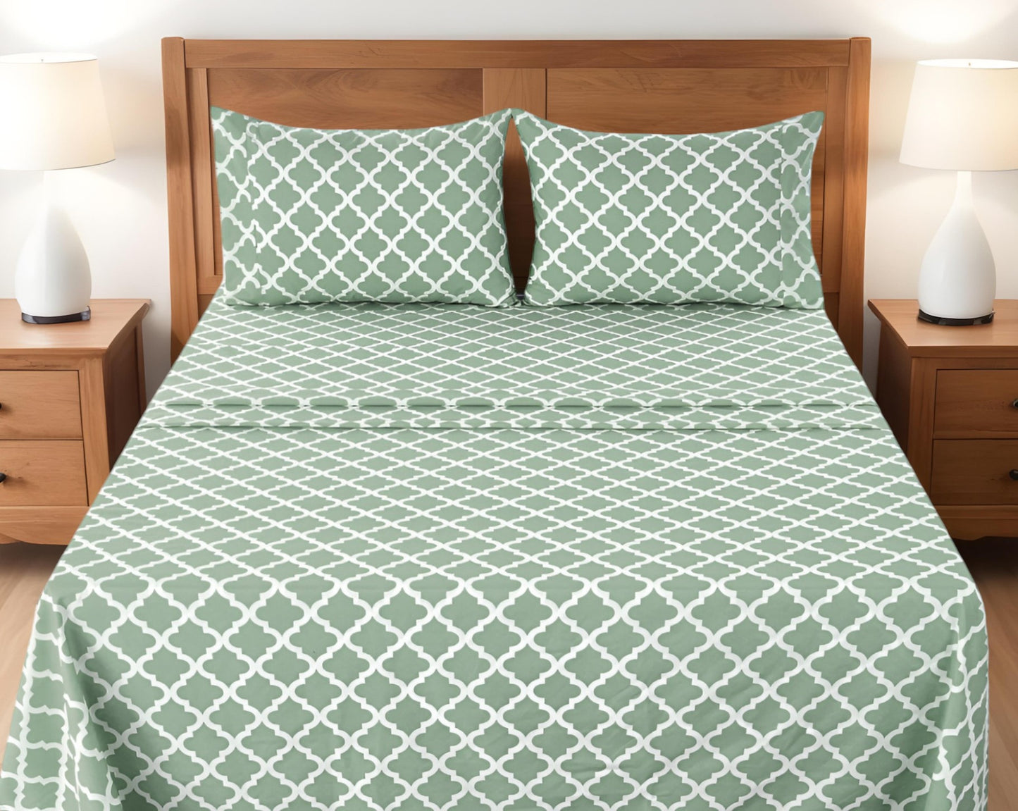 Four Piece Green and White Quatrefoil Microfiber California King Sheet Set