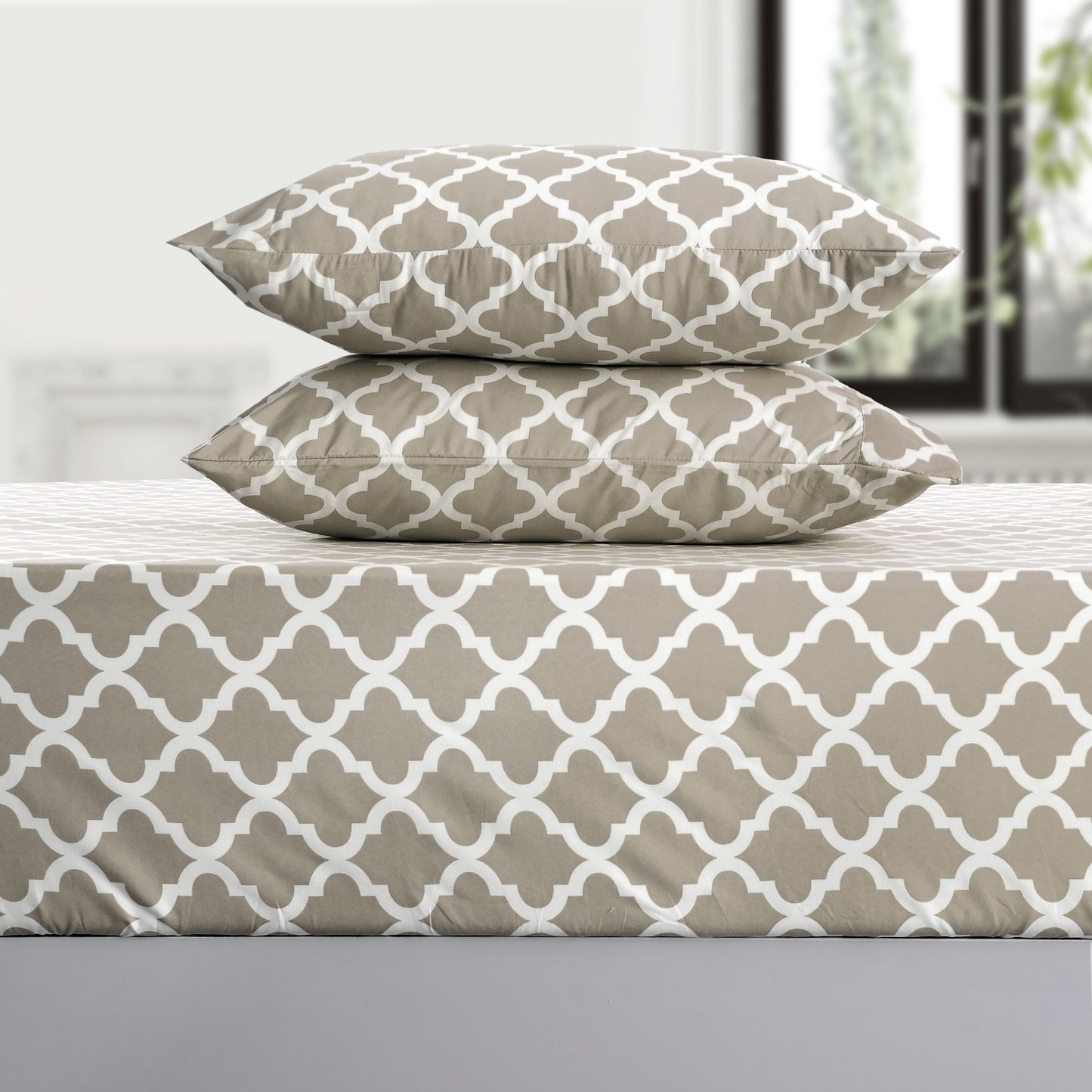 Four Piece Beige and White Quatrefoil Microfiber California King Sheet Set