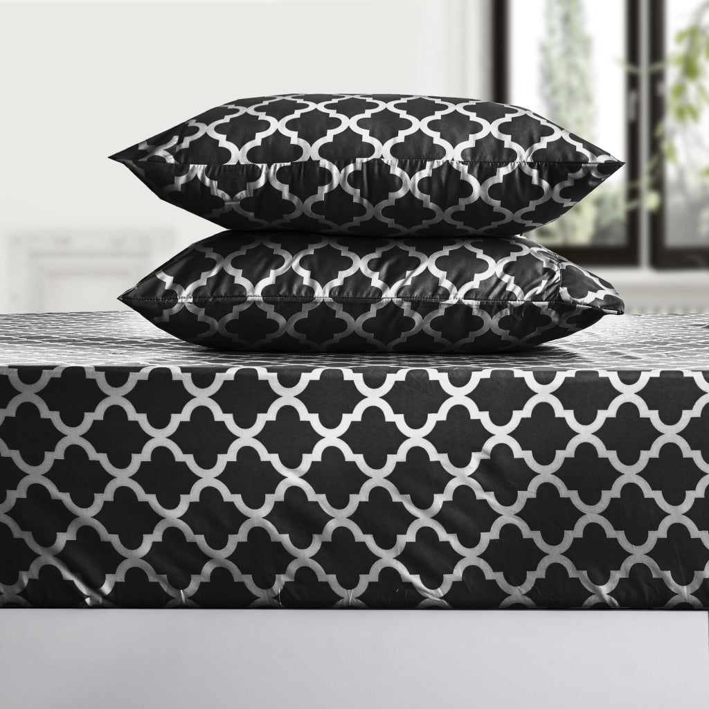 Four Piece Black and White Quatrefoil Microfiber King Sheet Set