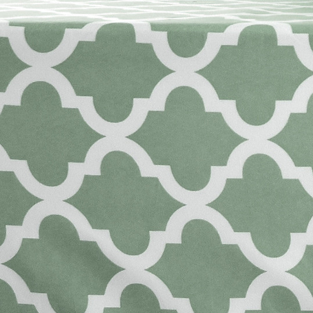 Four Piece Green and White Quatrefoil Microfiber King Sheet Set