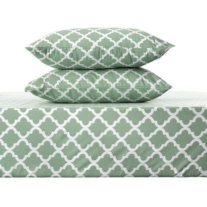 Four Piece Green and White Quatrefoil Microfiber Full Double Sheet Set