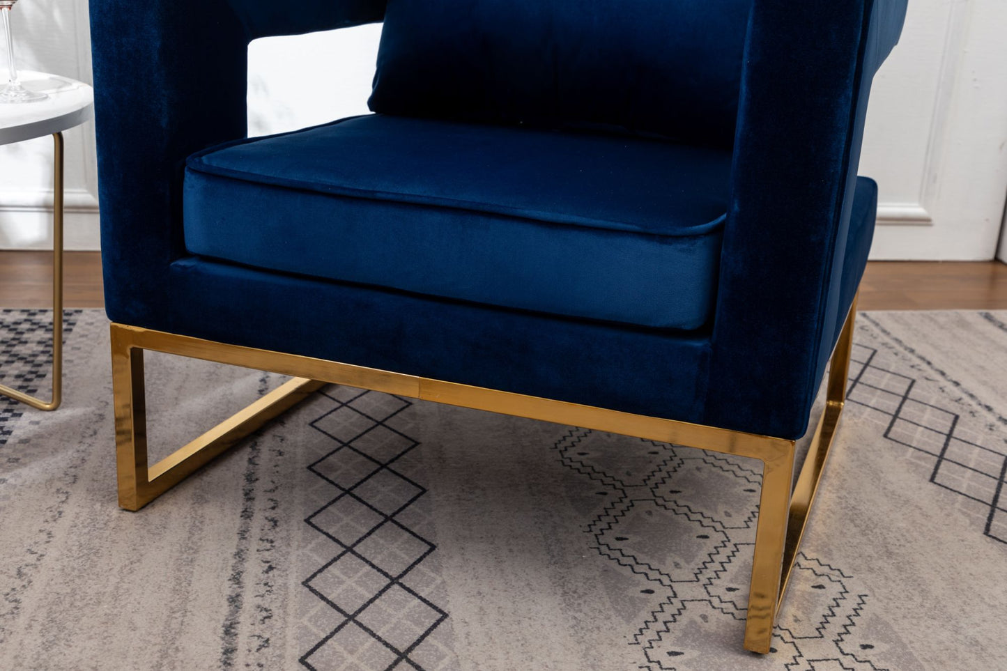 Contemporary Upholstered Accent Arm Chair in Blue